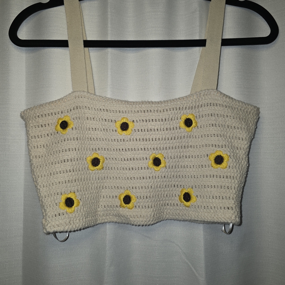 L Zara Crochet Sunflower Crop Top